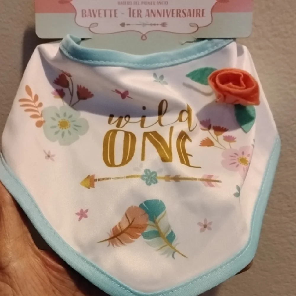 D- NWT Wild One First Birthday Bib - Multicolor